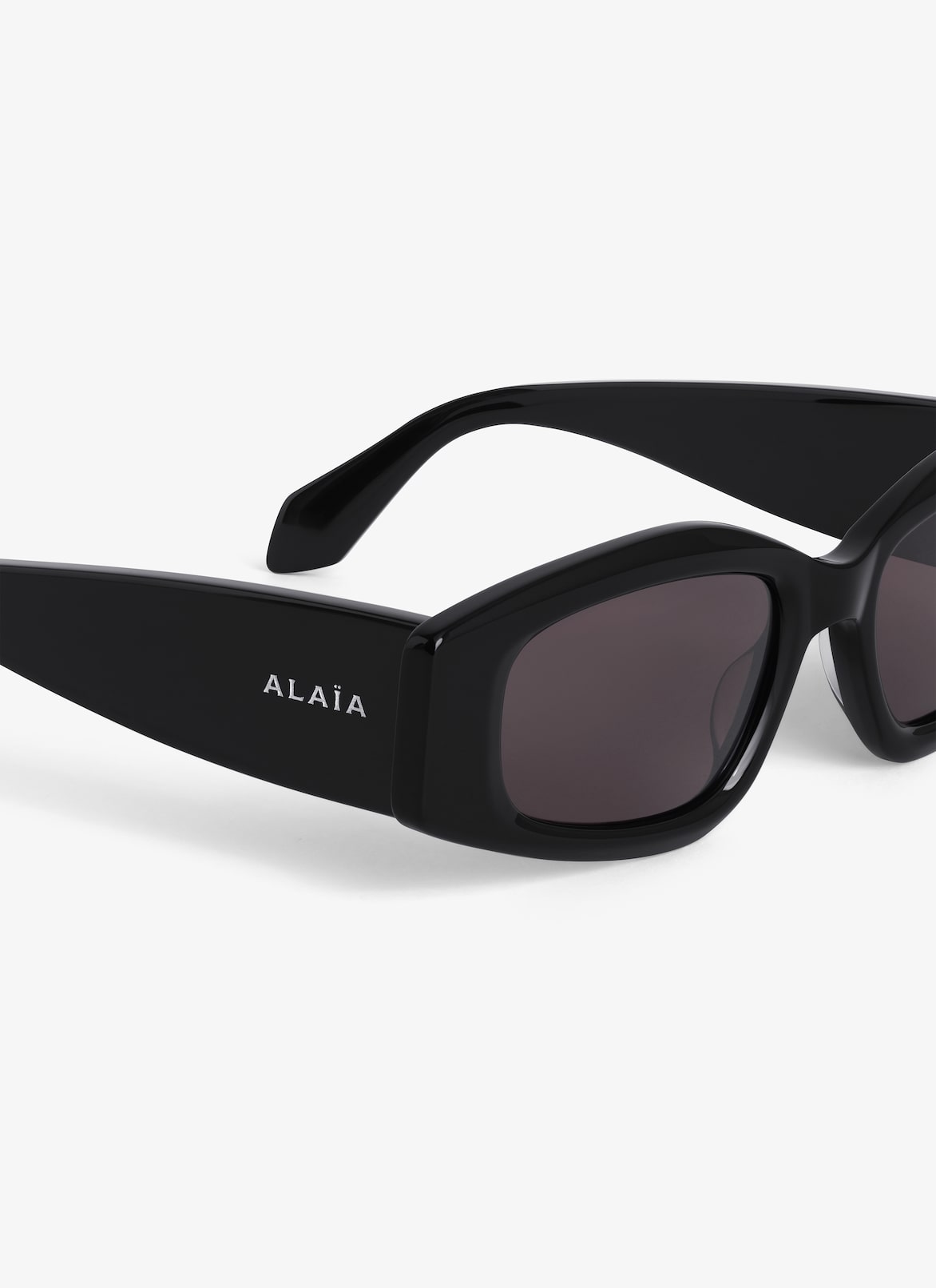 OVAL SUNGLASSES ALAÏA BLACK OVAL SUNGLASSES